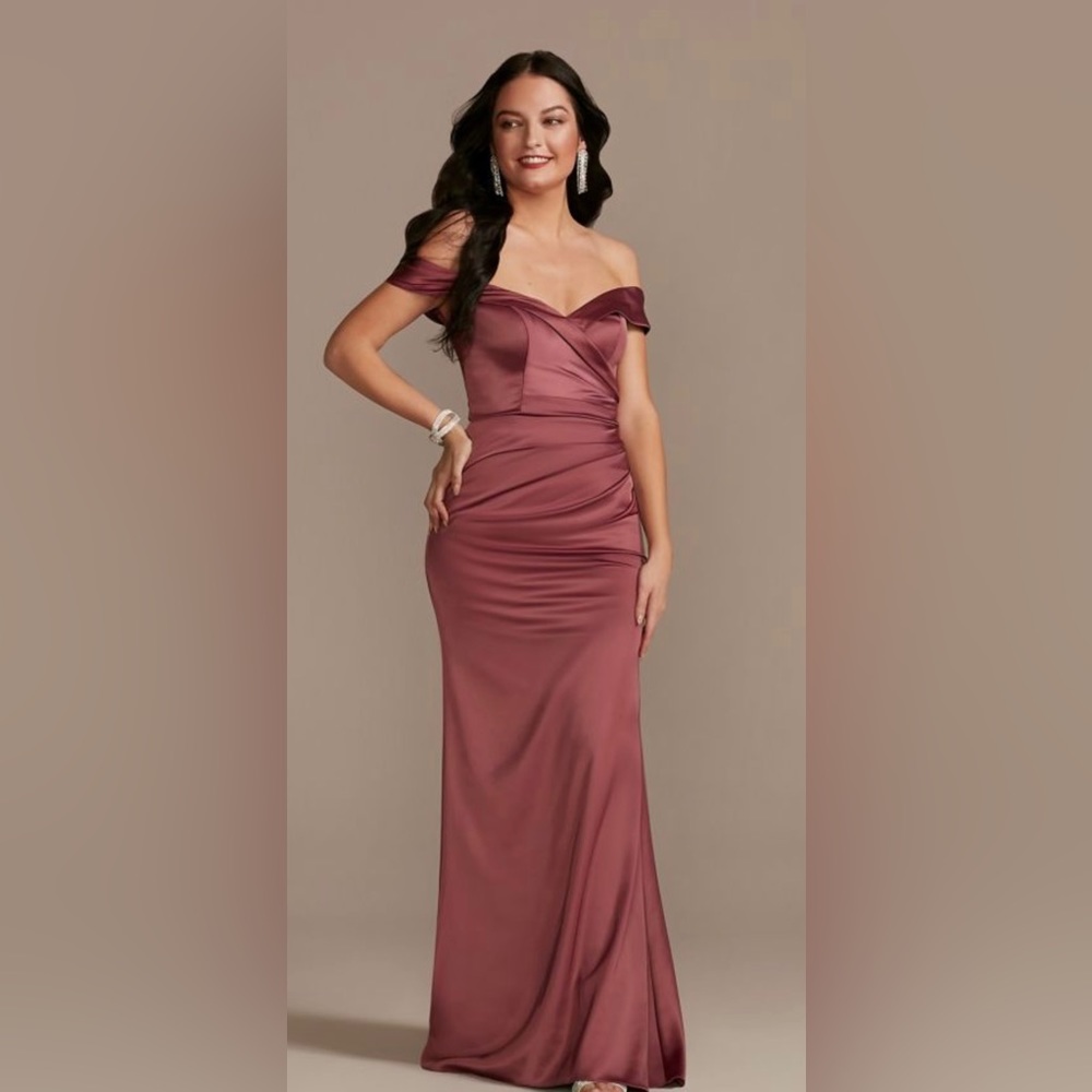 Satin- off shoulder mermaid dress